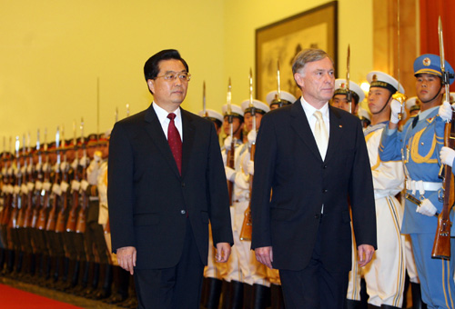 胡锦涛24日在人民大会堂与德国总统克勒举行