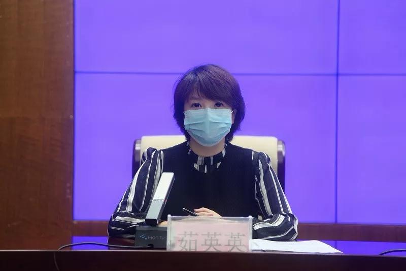 茹英英