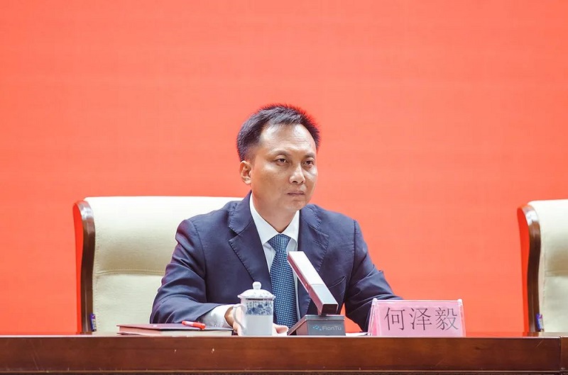 乐东黎族自治县发展和改革委员会主任何泽毅