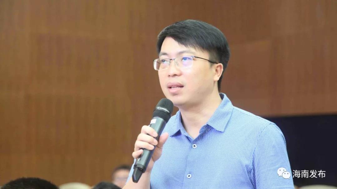 香港商报记者提问
