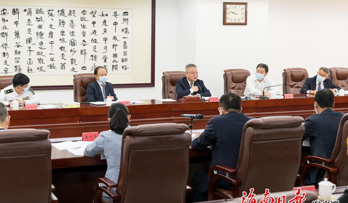 沈晓明参加省委八届二次全会分组讨论