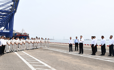 习近平在海南洋浦经济开发区考察调研