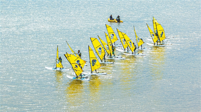 帆逐浪潮 魅力海口