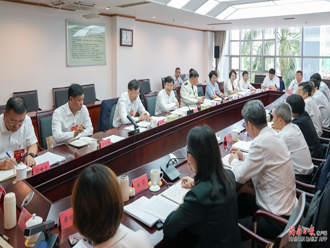 刘小明参加省委八届七次全会分组讨论