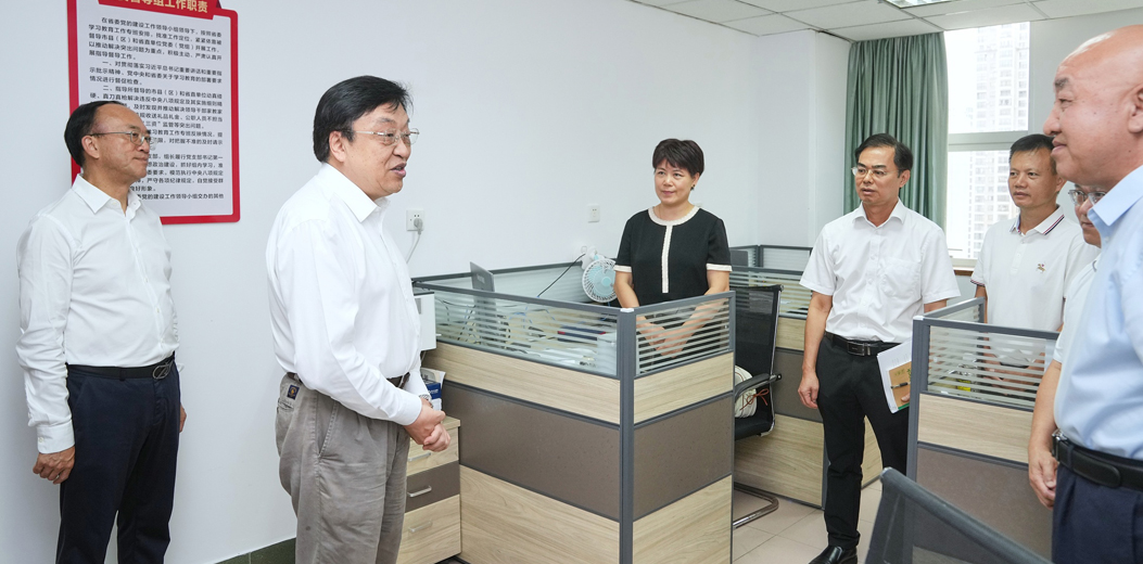 冯飞走访省委深入贯彻中央八项规定精神学习教育工作专班