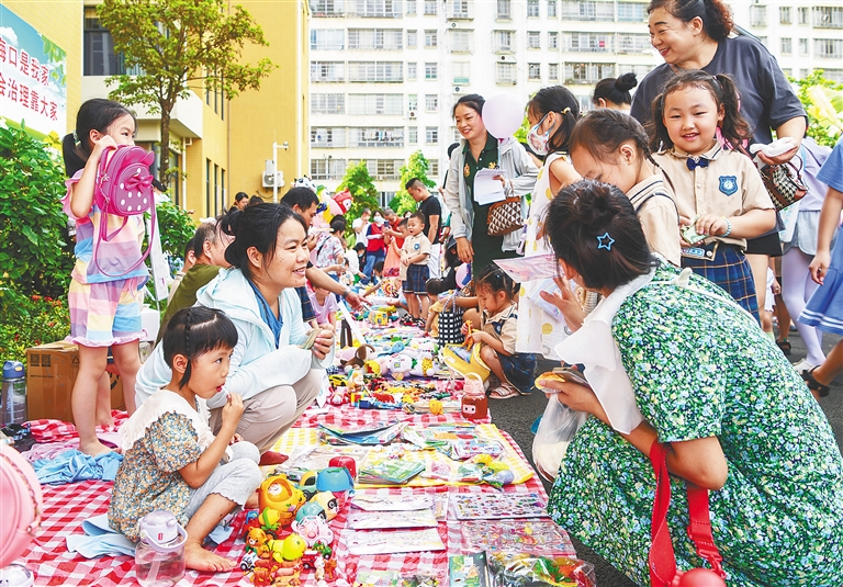 社区治理 居民唱“主角”