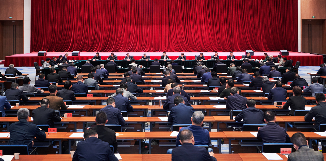 省委常委会(扩大)会议召开